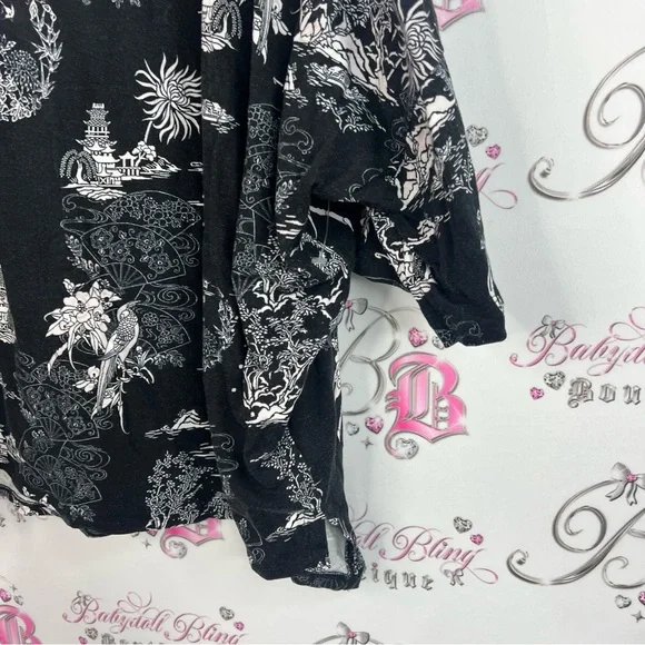 Natori long sleeve Japanese style Asia blouse Black and White Floral Blouse - Picture 2 of 9